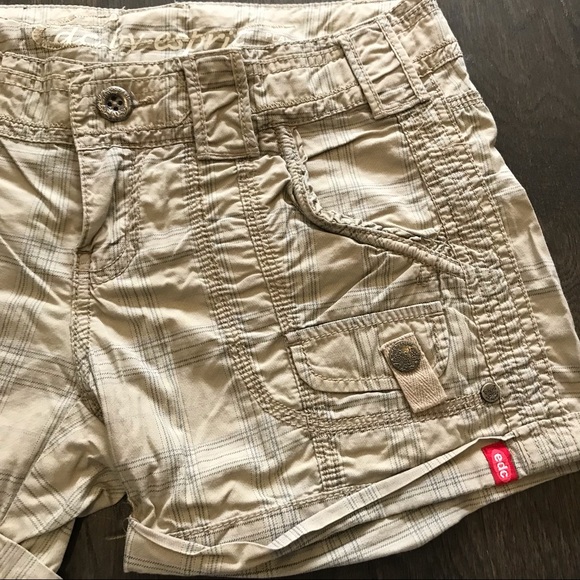 Esprit Women Shorts - Picture 2 of 7